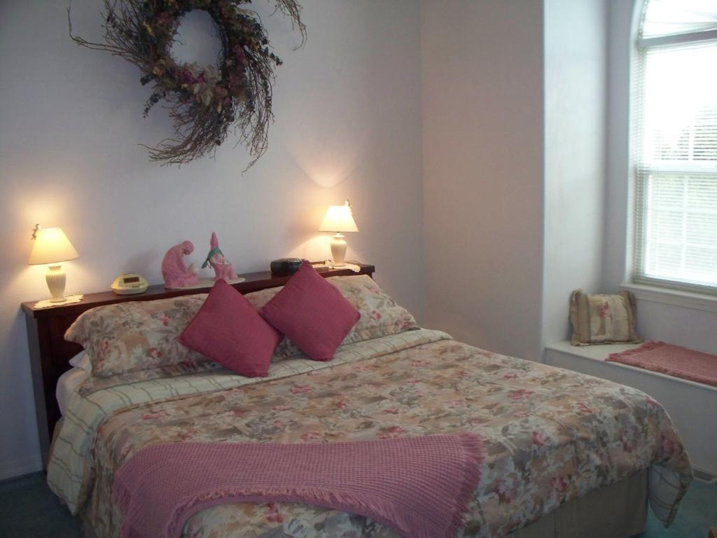 River Cove Elegant Waterfront Bed & Breakfast Post Falls Rom bilde
