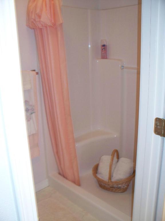 River Cove Elegant Waterfront Bed & Breakfast Post Falls Rom bilde